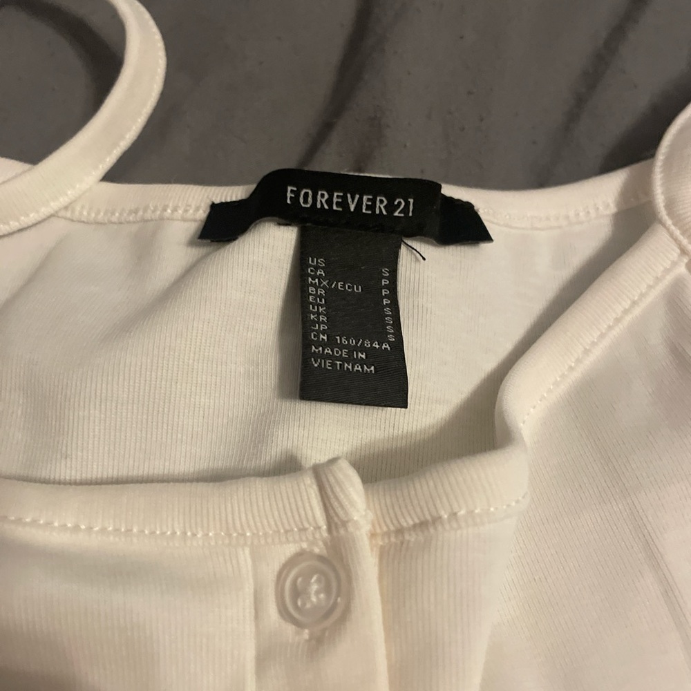 forever 21 plain white tee - Picture 4 of 4